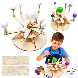 Drewniany model Układu Słonecznego DIY