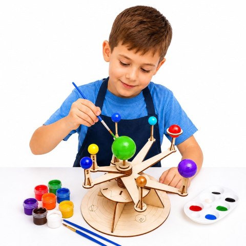 Drewniany model Układu Słonecznego DIY